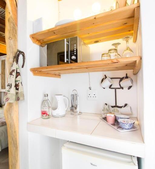 اتاق استاندارد, Tniqua Stable Inn