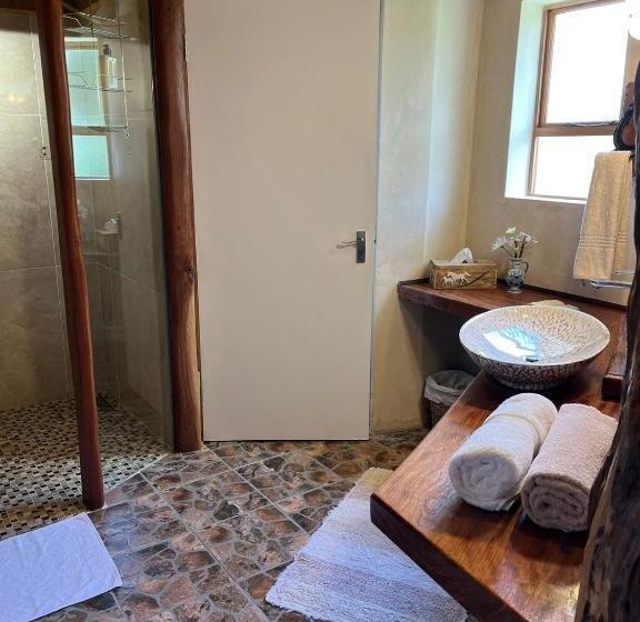 اتاق استاندارد چهار تخته با چشم‌انداز دریا, Tniqua Stable Inn