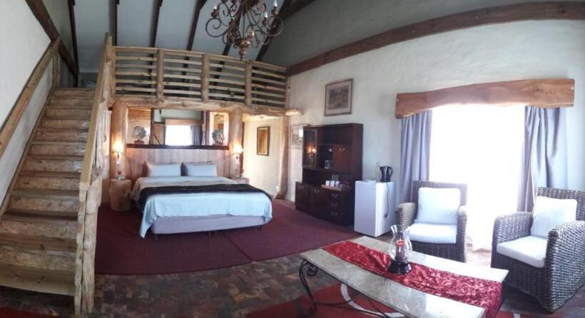 سوییت لوکس, Tniqua Stable Inn