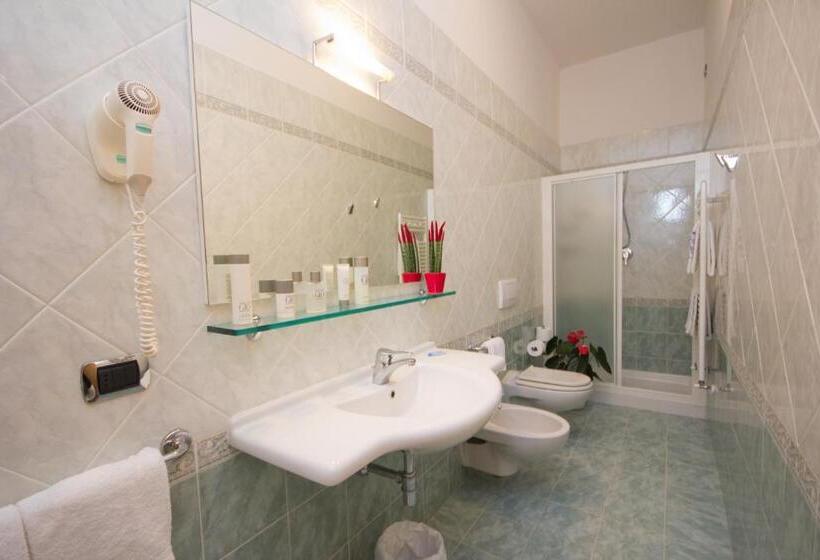 스탠다드 트리플 룸, Villa Luca