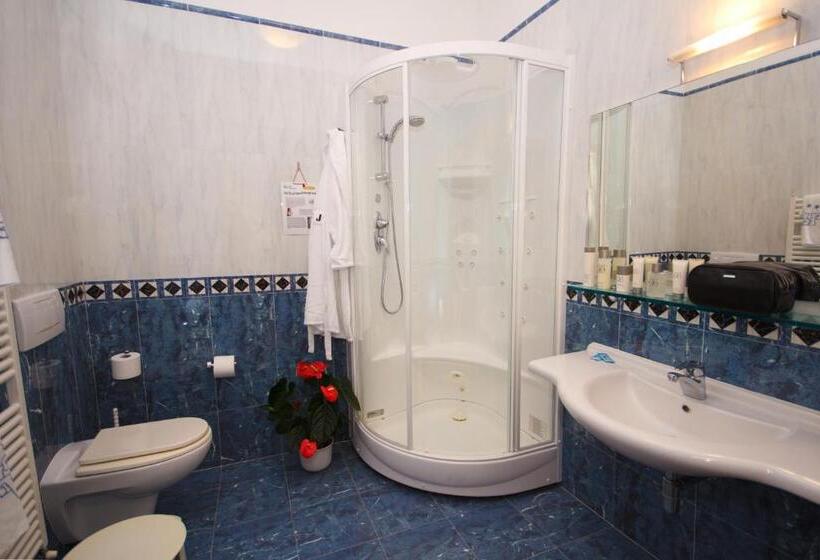 수피리어 트리플 룸, Villa Luca