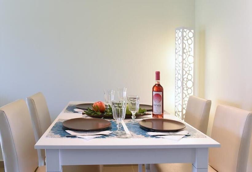 コンフォーとスイートルーム, Palapart Gikas Gouvia