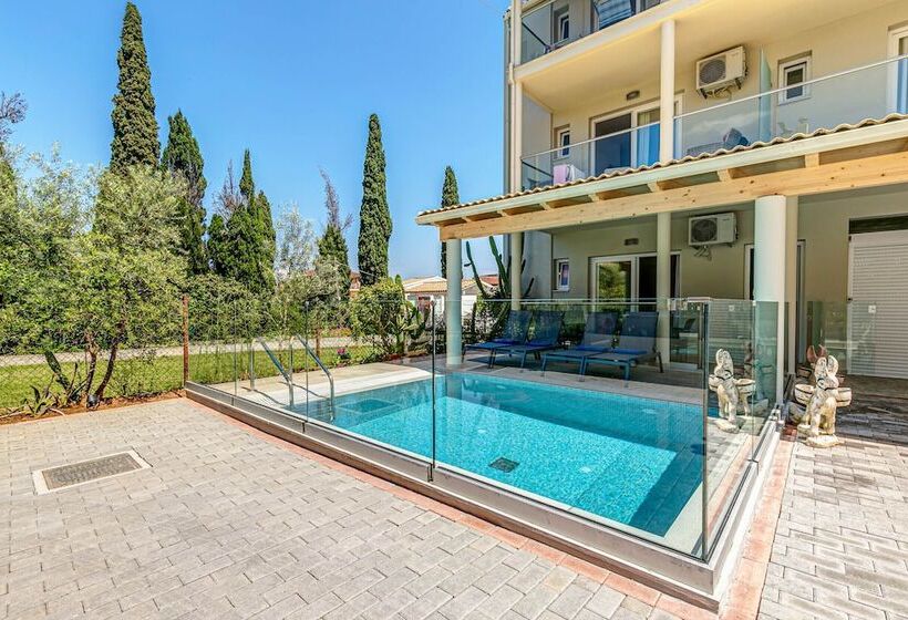 コンフォートルーム, Palapart Gikas Gouvia