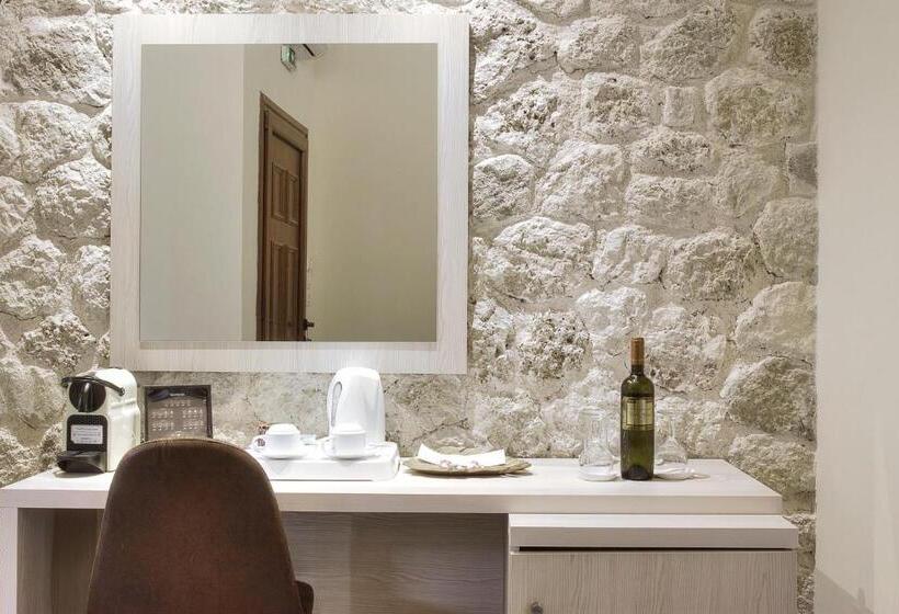 オーシャンビュージュニアスイート, Porto Demo