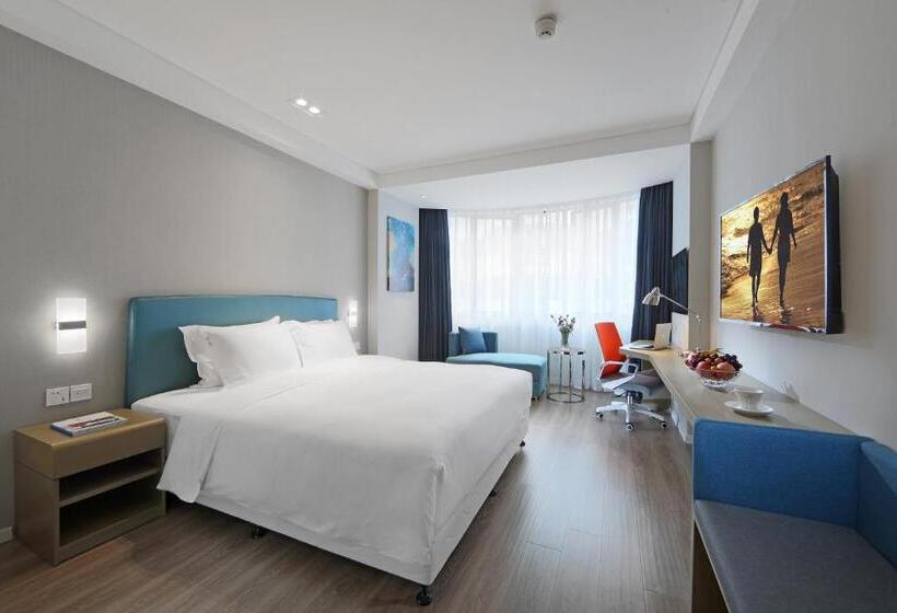 اتاق سوپریور با تخت بزرگ, Holiday Inn Express   Xiamen City Center, An Ihg