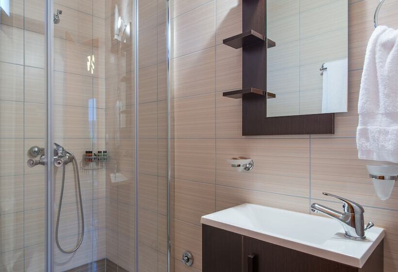 בקתה סטנדרטית, Lotos Mountain Resort