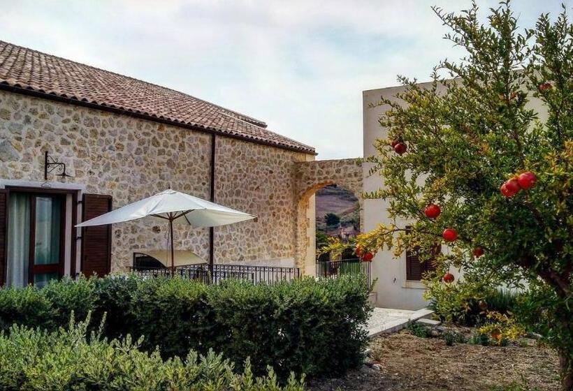 Номер Стандарт, Borgo Giallonardo Wine Relais