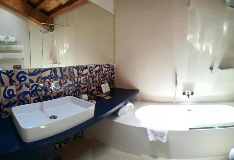 Номер Deluxe Вид на Море, Borgo Giallonardo Wine Relais