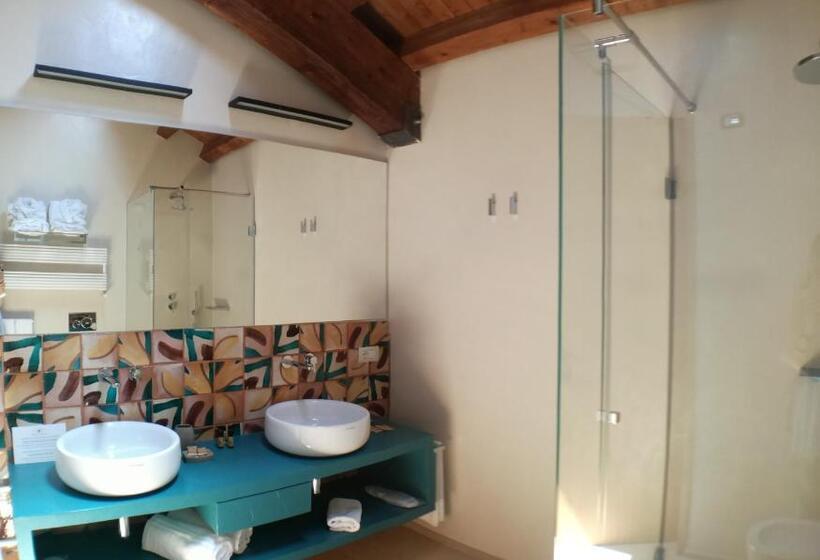 Номер Superior, Borgo Giallonardo Wine Relais