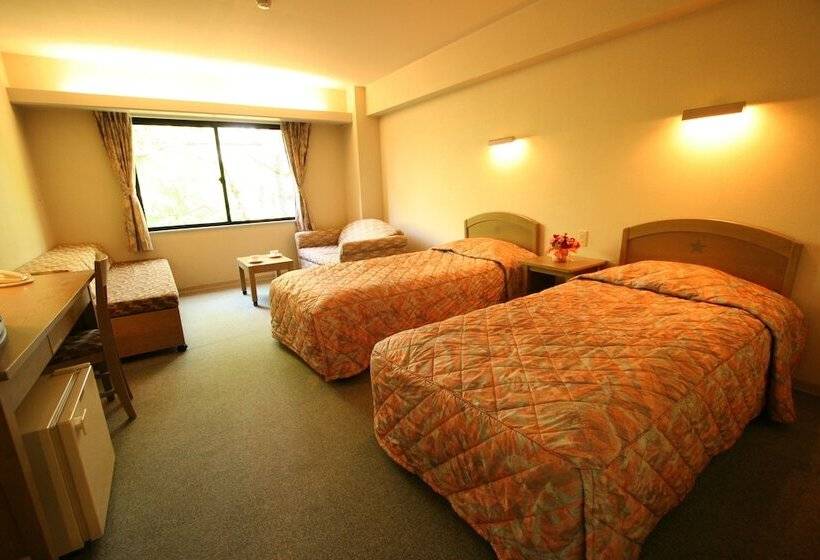 Camera Tripla Standard, Stelle Belle