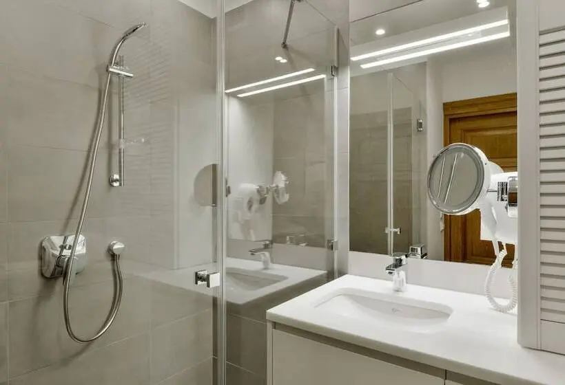 استودیوی سوپریور, Stradonia Serviced Apartments