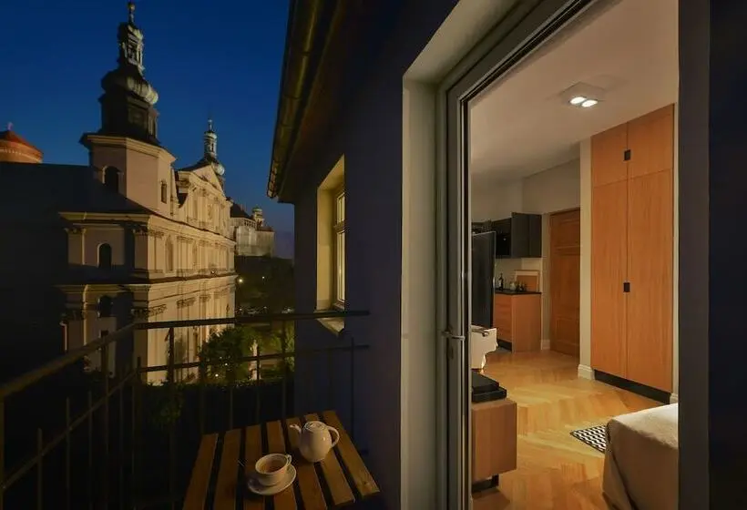 استودیوی سوپریور, Stradonia Serviced Apartments