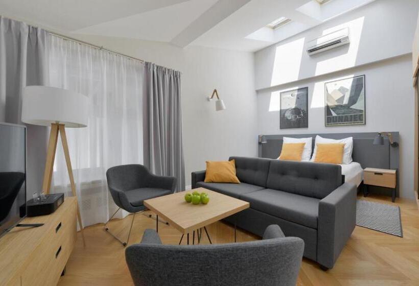 Апартаменты Пентхаус 1 Спальня, Stradonia Serviced Apartments