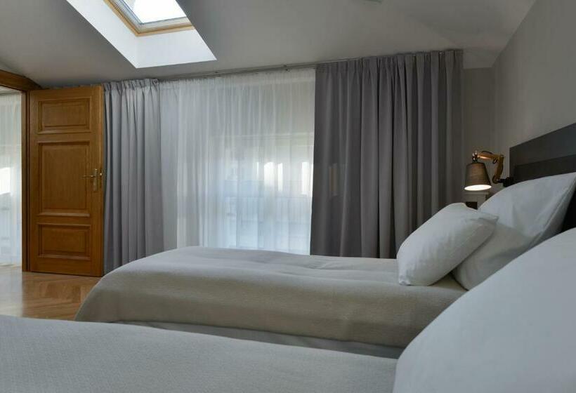 Апартаменты 2 Спальни с Балконом, Stradonia Serviced Apartments