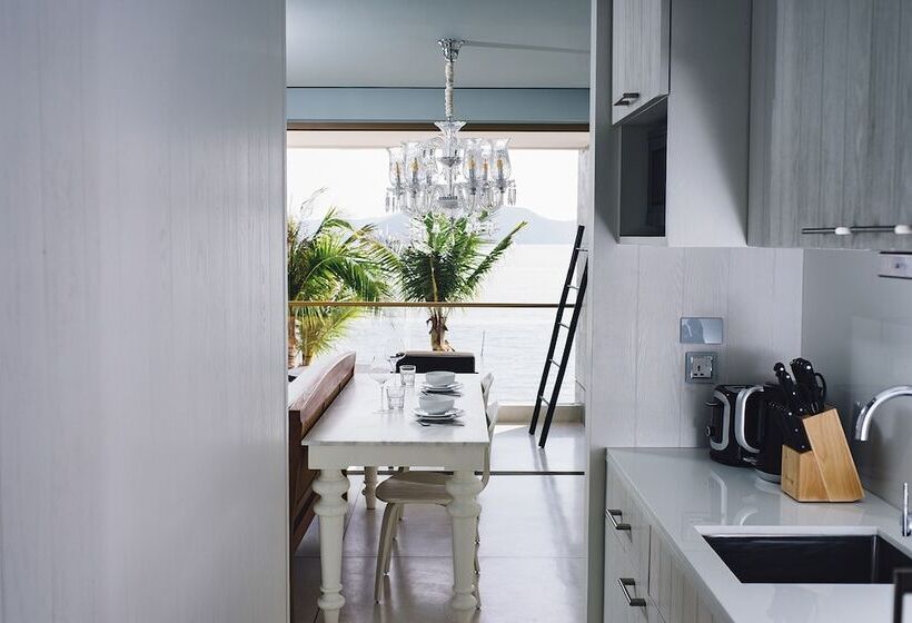 סוויטת סופריור, The Beach Samui