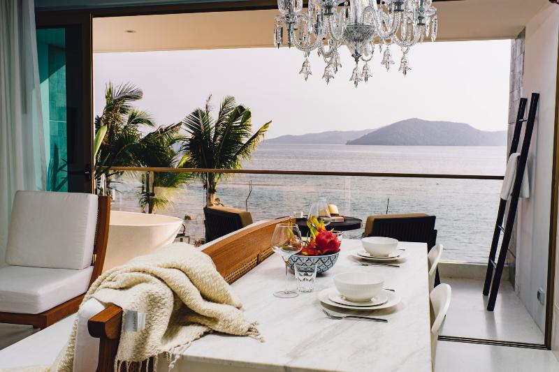 סוויטת 2 חדרי שינה, The Beach Samui