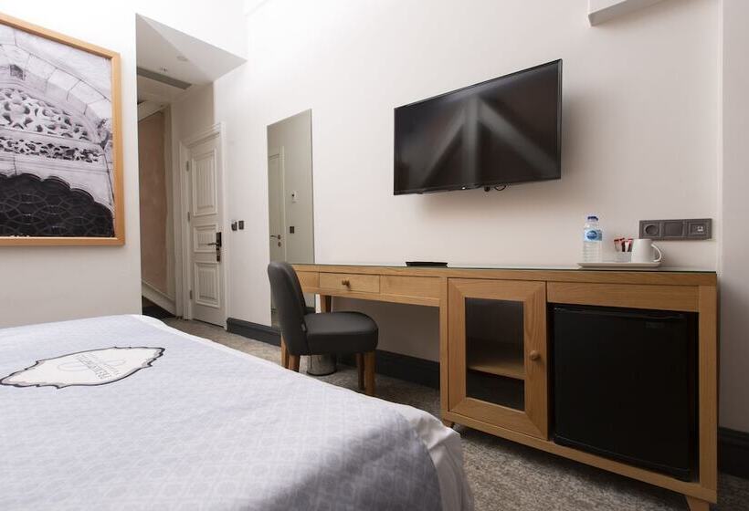 חדר סופריור עם מרפסת, Premist Hotels Taksim