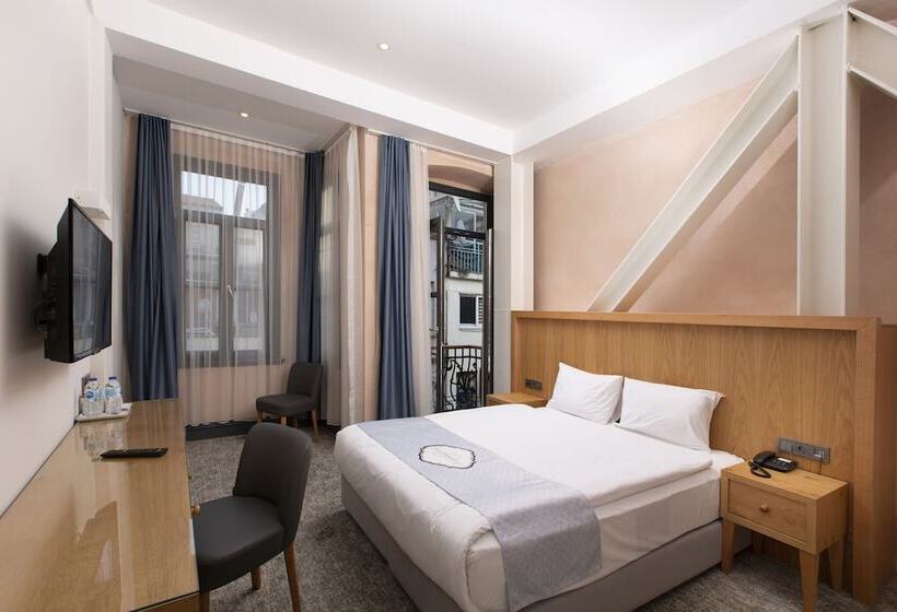 חדר סופריור עם מרפסת, Premist Hotels Taksim