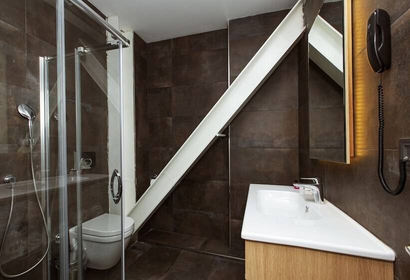 家庭间, Premist Hotels Taksim