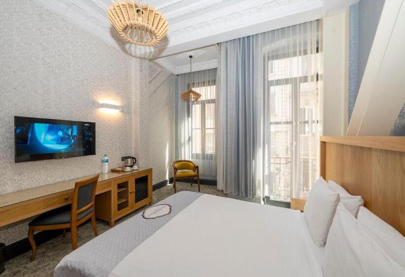 חדר סופריור עם מרפסת, Premist Hotels Taksim
