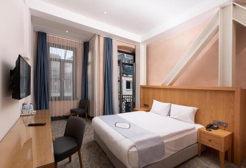 חדר סופריור עם מרפסת, Premist Hotels Taksim