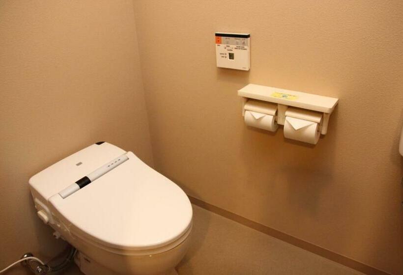 バス共有のスタンダードルーム, Toyota Shirakawa-go Eco-institute