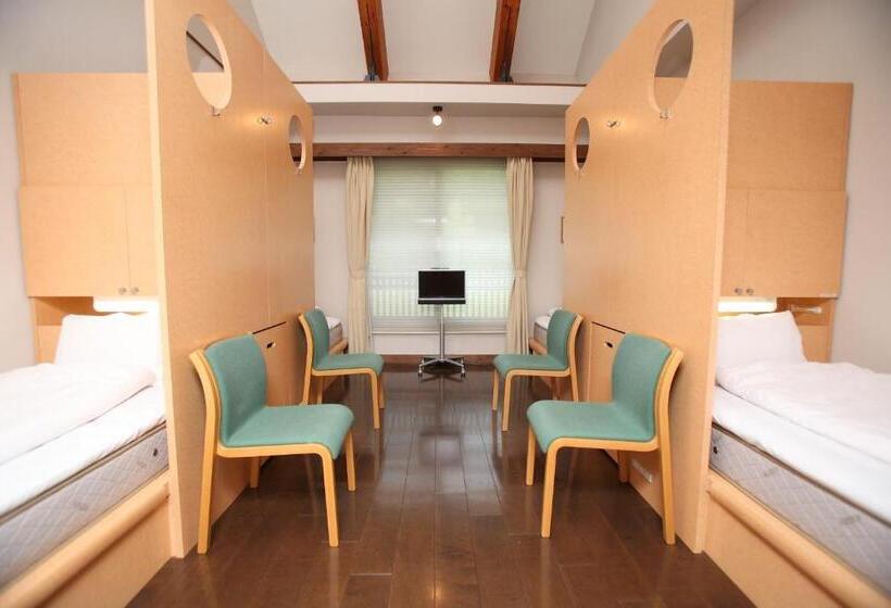 バス共有のスタンダードルーム, Toyota Shirakawa-go Eco-institute