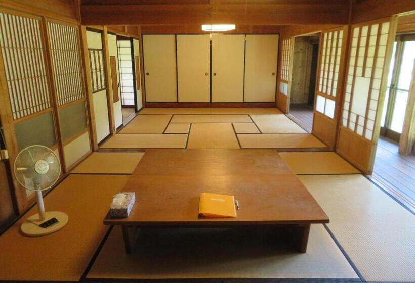 １ベッドルームハウス, Toyota Shirakawa-go Eco-institute