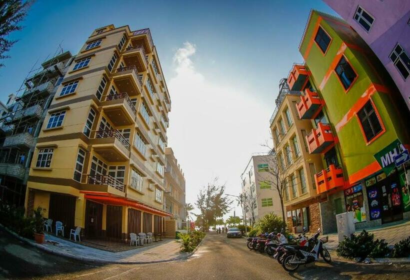 اتاق لوکس, Three Inn