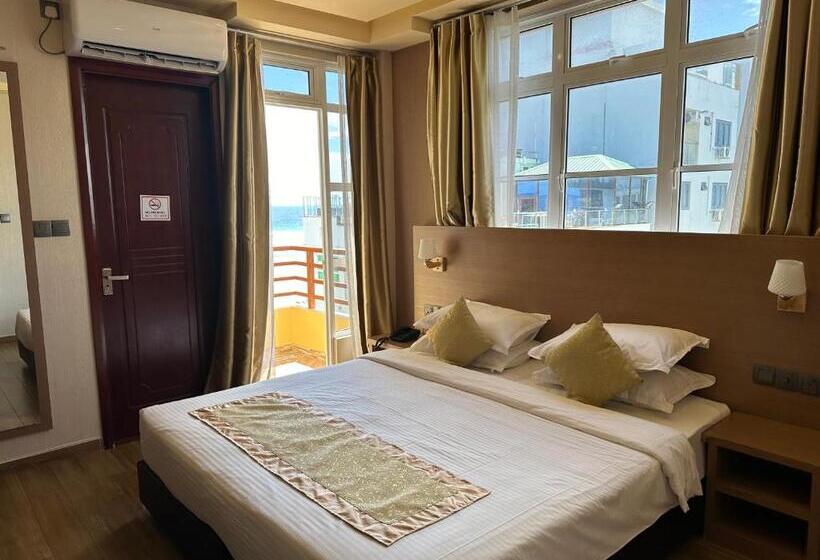 اتاق لوکس, Three Inn