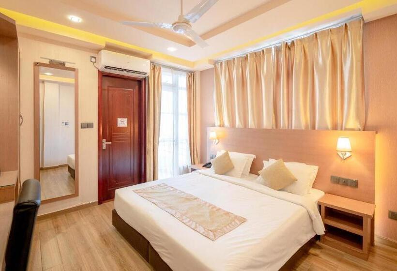 اتاق لوکس, Three Inn