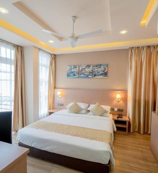 اتاق لوکس, Three Inn