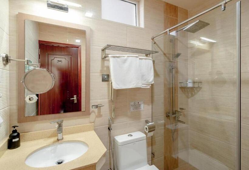 اتاق استاندارد, Three Inn