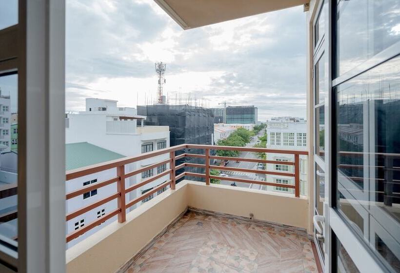 اتاق خانوادگی, Three Inn