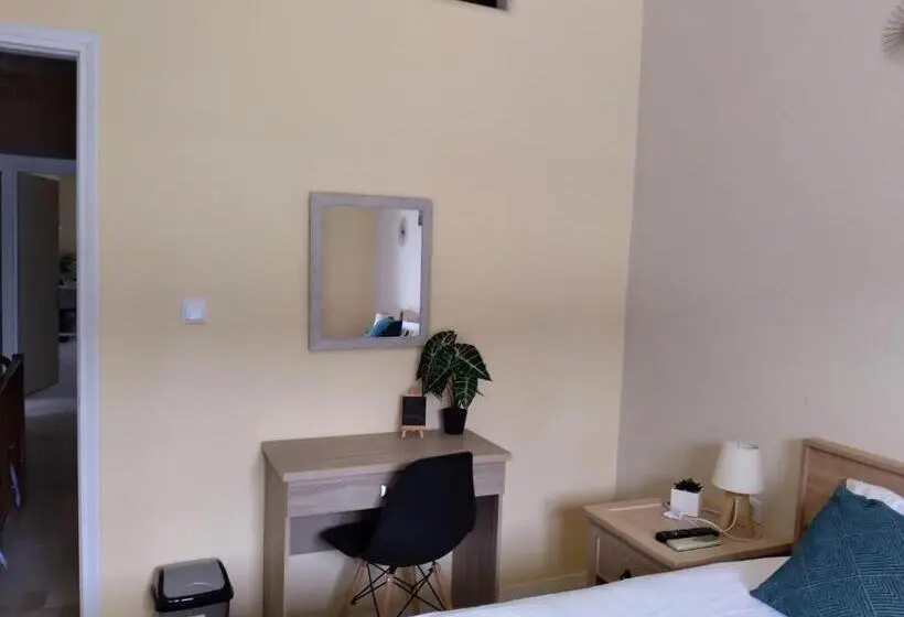 バルコニー付きスタンダードステューディオ, Jimmy S Apartments