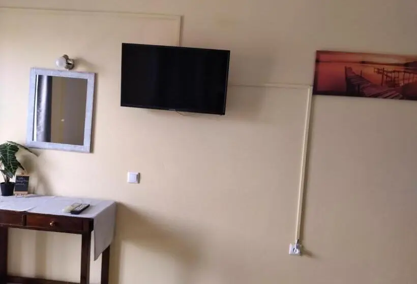 バルコニー付きスタンダードステューディオ, Jimmy S Apartments