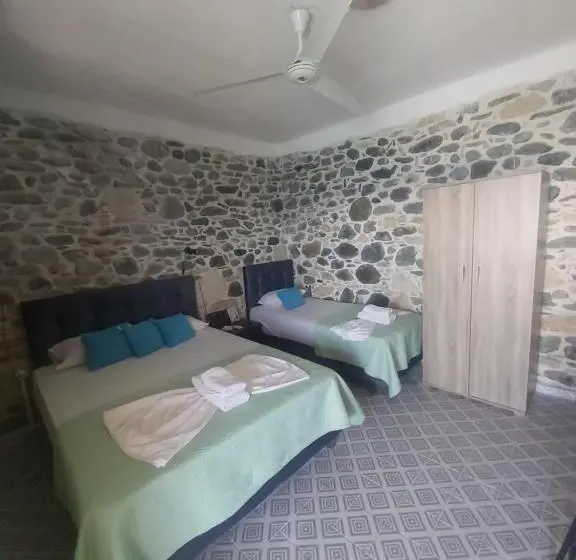 Standard Kolmen Hengen Huone, Mariaeva Rooms
