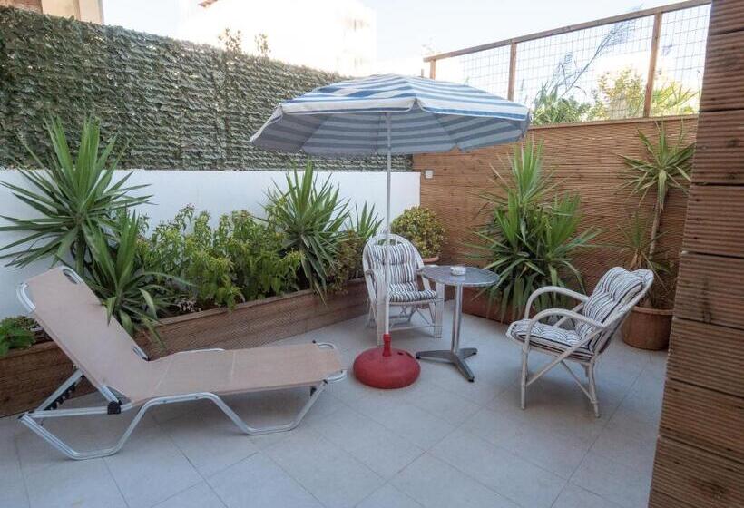 经济型工作室, Aristo Apts