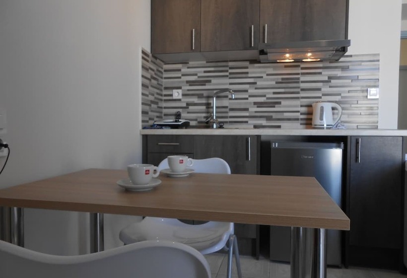 经济型工作室, Aristo Apts