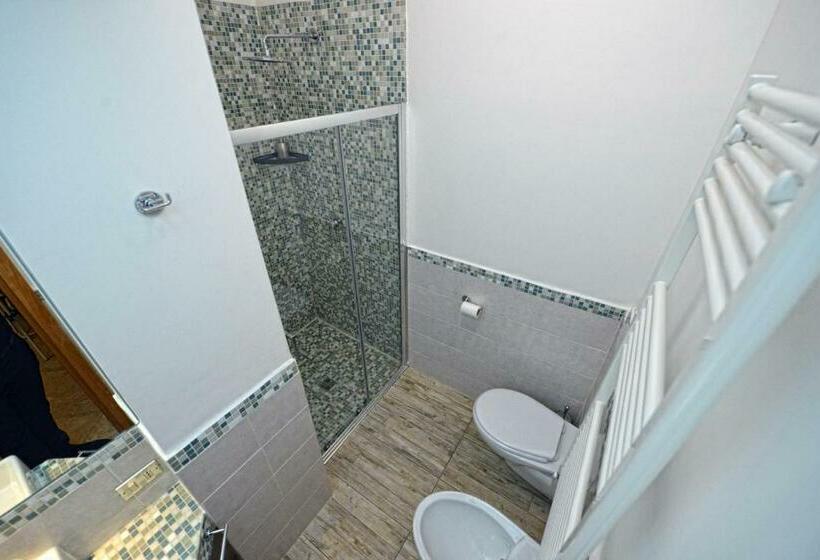 חדר סטנדרט, Aback Policlinico