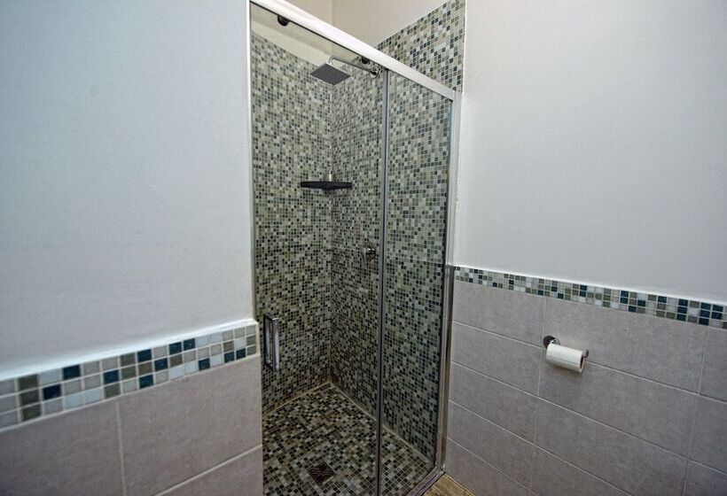 חדר סטנדרט, Aback Policlinico