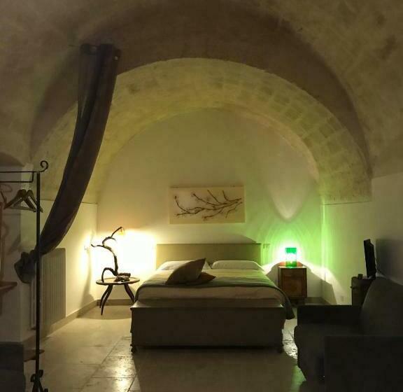 استودیوی استاندارد, B&b La Corte