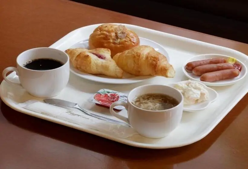 ダブルベッドのベーシックルーム, Center Hotel Narita1
