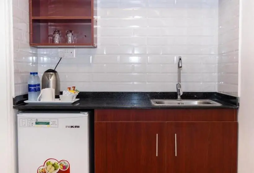 اتاق استاندارد با چشمانداز استخر, Fujairah Hotel & Resort