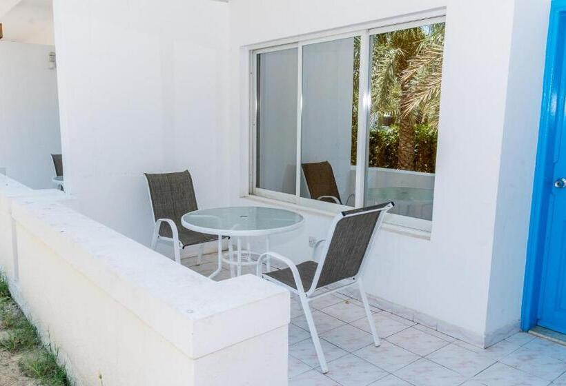 标准房带园景, Fujairah Hotel & Resort