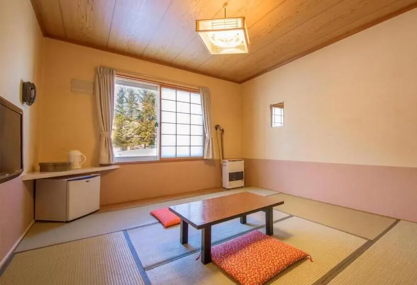 バスルーム共有のトリプルスタンダード, Shiretoko Village