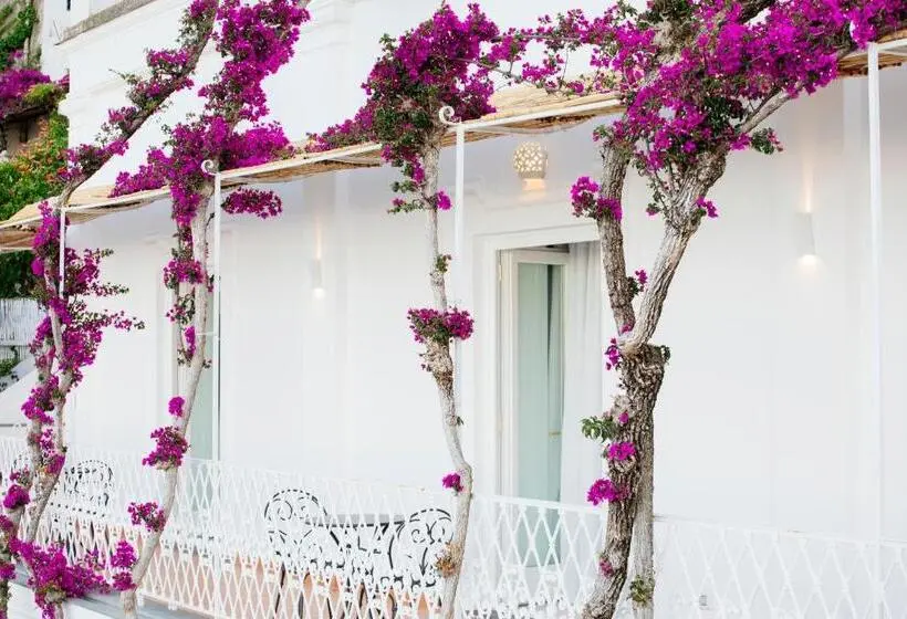 Standard Triple Room with Terrace, La Bizantina Luxury Villa