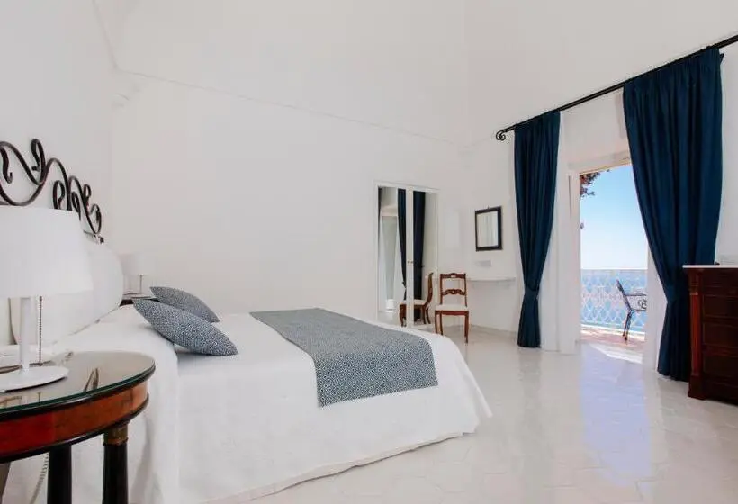 Standard Triple Room with Terrace, La Bizantina Luxury Villa