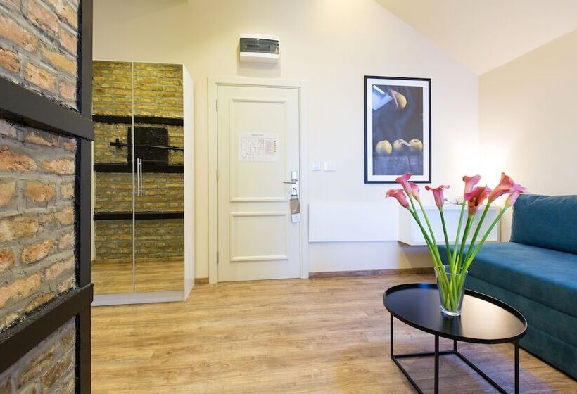 اتاق سوپریور, Marquise Hotel Garni