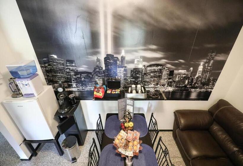 سوییت با چشم‌انداز باغ, Metropolitan B&b